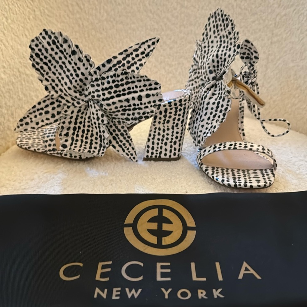 Cecelia Hibiscus Heel